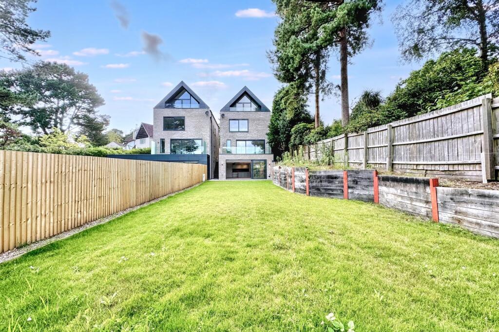 Additional image 4 of Lilliput