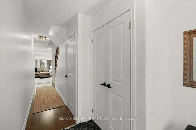 Additional image 5 of 2220 Queensway Dr Unit 13