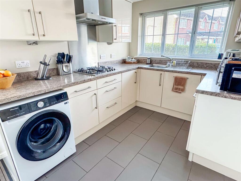 Additional image 7 of Linnet Close, Littlehampton