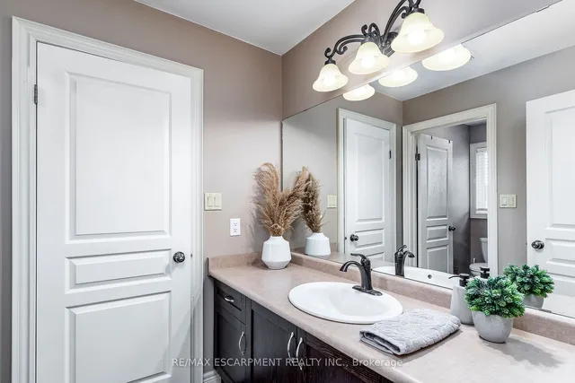 Additional image 22 of 240 CLOVERLEAF Dr