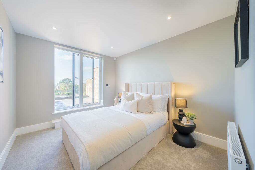 Additional image 24 of Telegraph Road, Heswall, Wirral