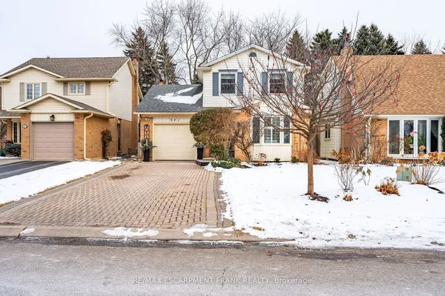 371 Knightsbridge Cres