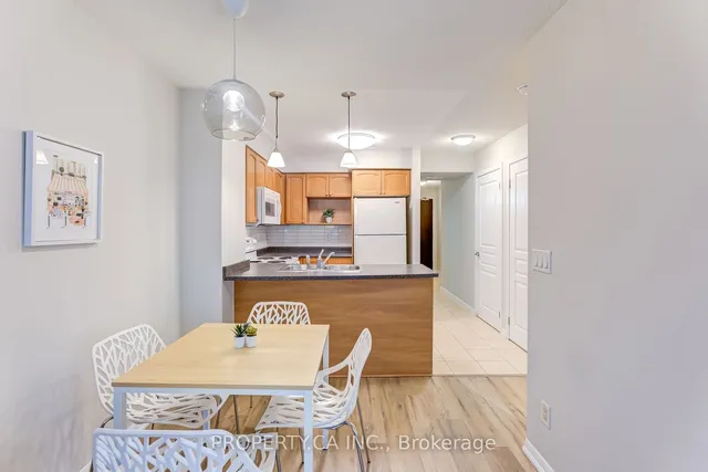 Additional image 13 of 18 Yonge St Unit 1501