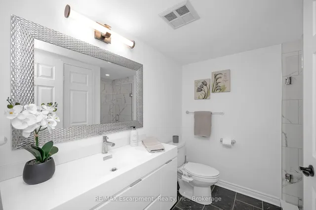 Additional image 10 of 1237 North Shore Blvd Unit 301