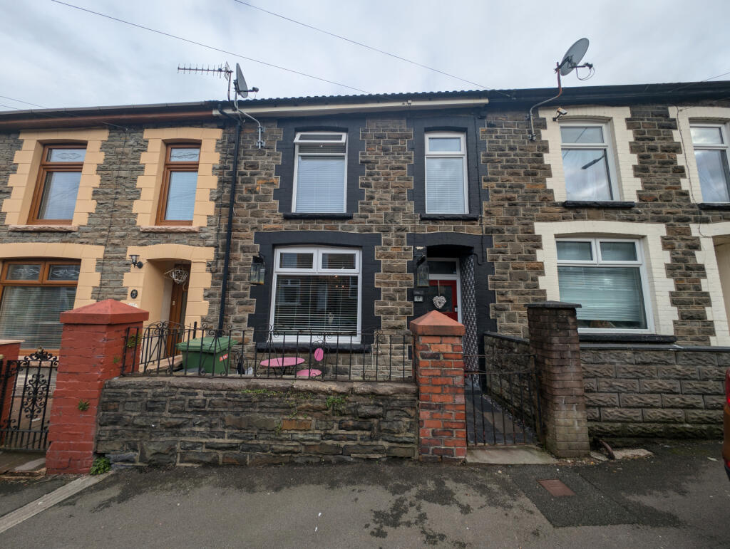 Clarence Street, Miskin, Mountain Ash, CF45 3BB
