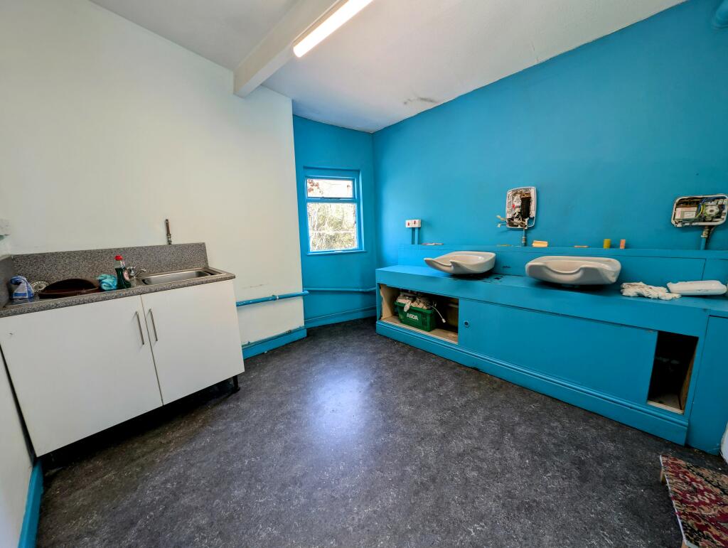 Additional image 3 of Commercial Street, Mountain Ash, CF45 3PS