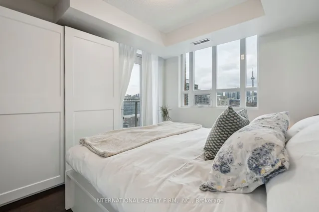 Additional image 16 of 125 Western Battery Rd Unit 802