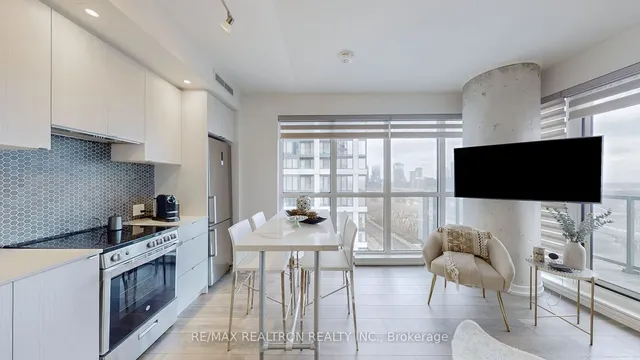 Additional image 34 of 49 East Liberty St Unit 1102