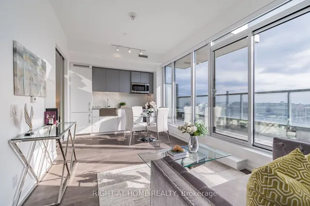 Additional image 8 of 270 Dufferin St Unit 506