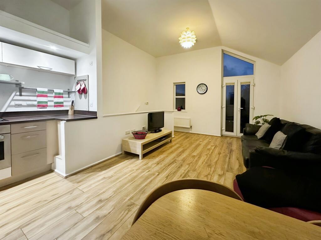 Additional image 5 of Clos Cwm Golau, Merthyr Tydfil