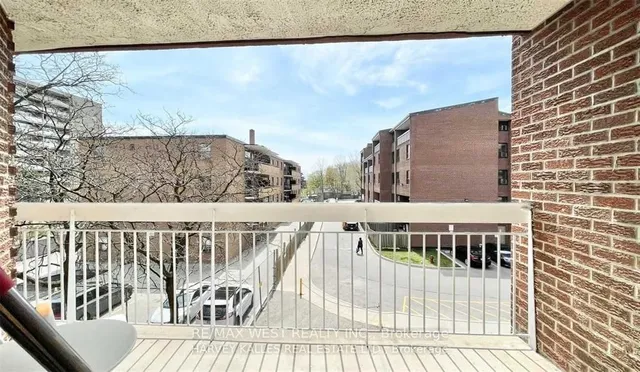 Additional image 8 of 4062 Lawrence Ave Unit 306