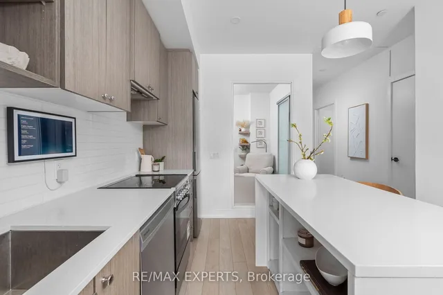 Additional image 21 of 50 George Butchart Dr Unit 102