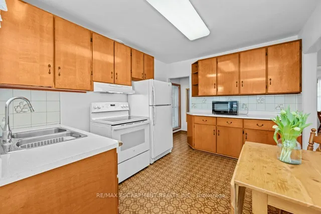 Additional image 16 of 91 Province St