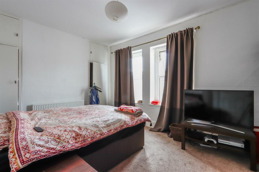 Additional image 4 of George Street, Barry