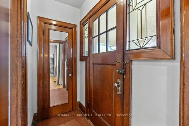 Additional image 8 of 92 Graham Ave