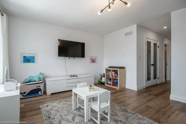 Additional image 25 of 81 Fifth Ave