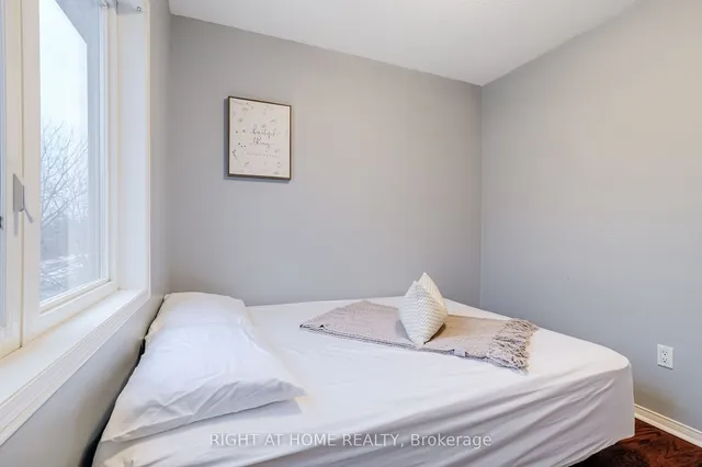 Additional image 19 of 74 Stagecoach Circ