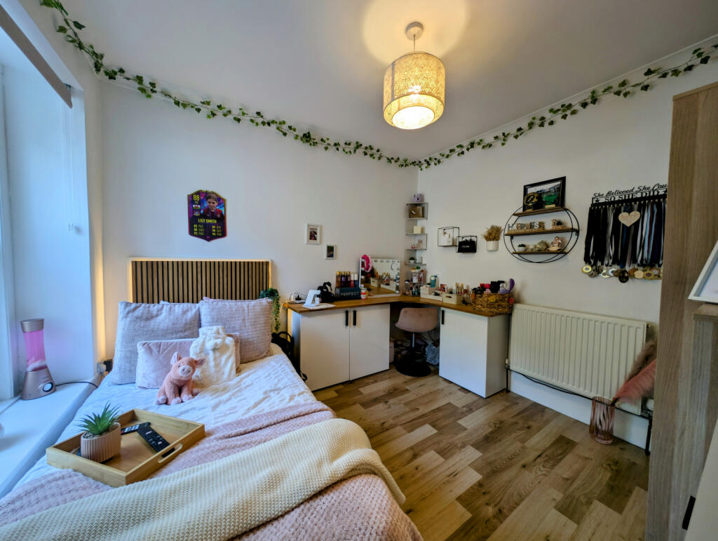 Additional image 15 of The Triangle, Caegarw