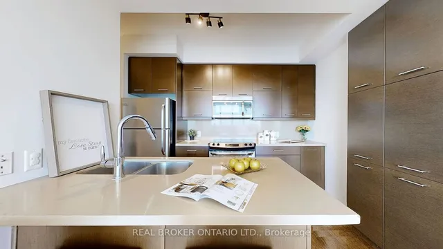 Additional image 12 of 26 Norton Ave Unit 1803