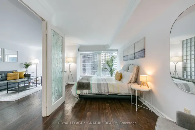 Additional image 27 of 33 University Ave Unit 605