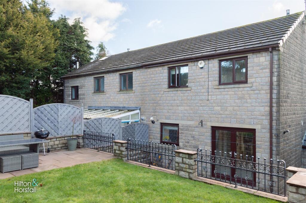 Additional image 34 of Barn Field Close, Colne