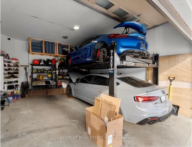 Additional image 32 of 28 Irwin Ave