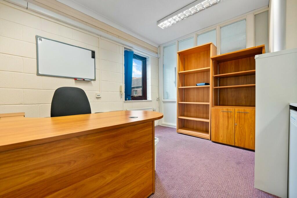 Additional image 15 of 256 Cowbridge Road East