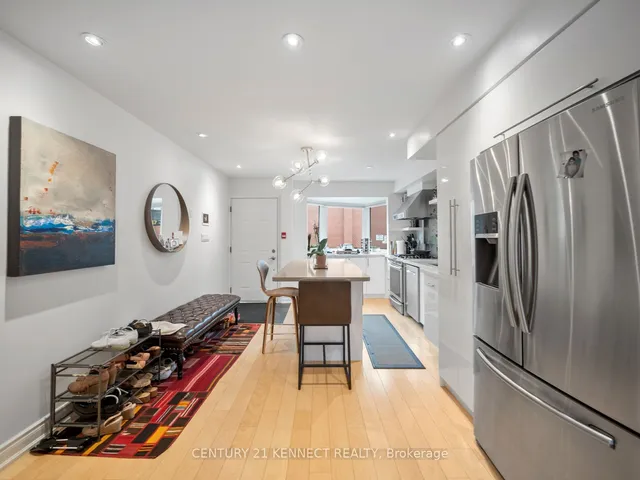 Additional image 9 of 570 Wellington St Unit 13A