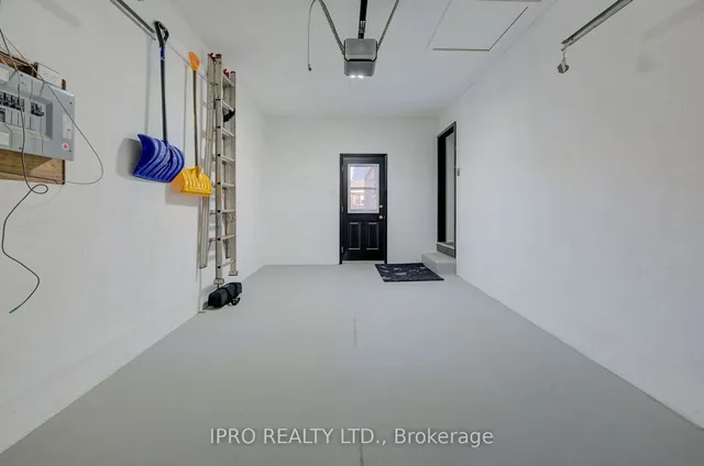 Additional image 36 of 18 Martinglen Cres