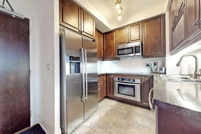 Additional image 10 of 35 Balmuto St Unit 1602