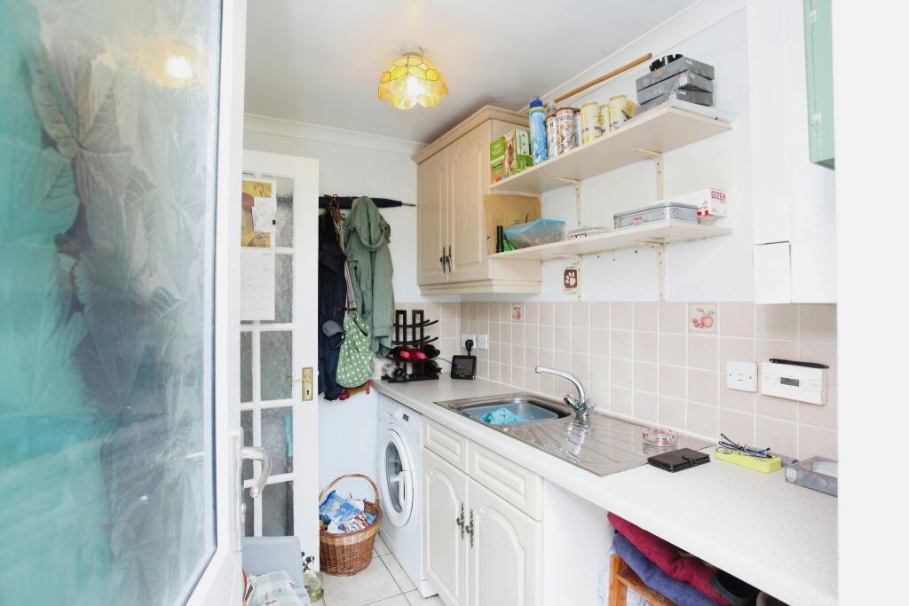 Additional image 9 of Clos Cae Pwll, Treharris, CF46