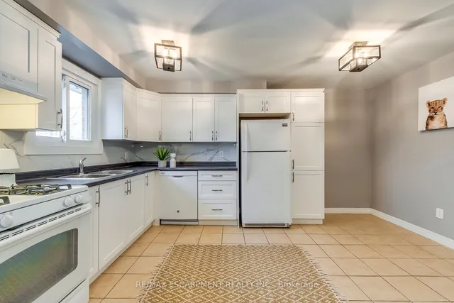 Additional image 16 of 8110 Chippewa Rd