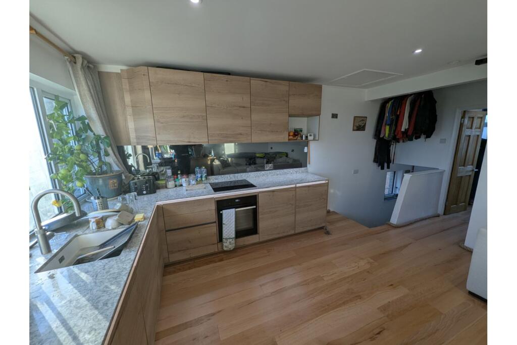 Additional image 5 of Brighton Road, Lancing, BN15