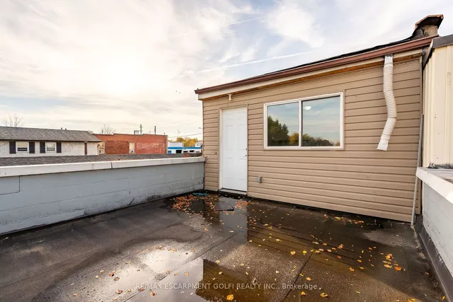 Additional image 25 of 1221 - 1223 MAIN St