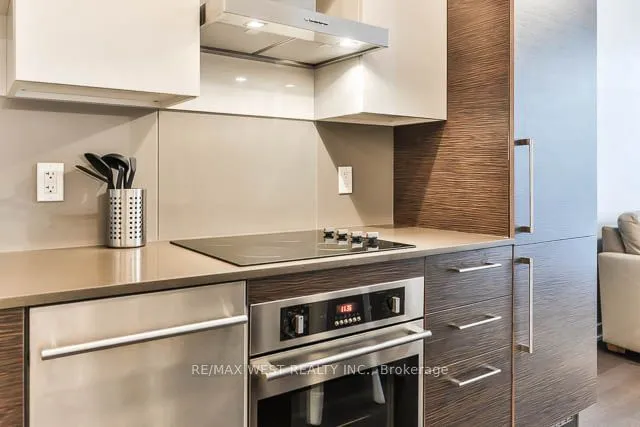 Additional image 6 of 1030 King St