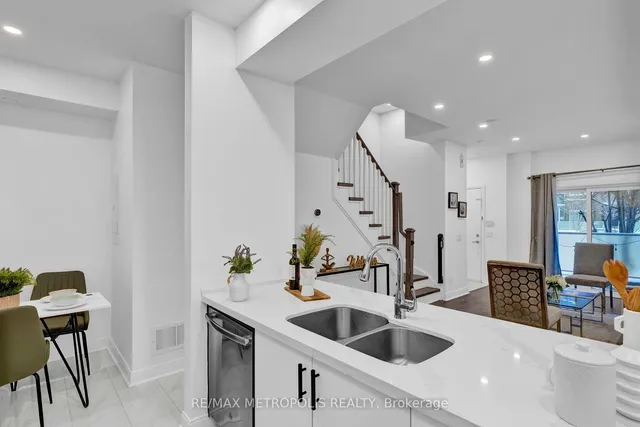 Additional image 12 of 295 Village Green Sq Unit TH55