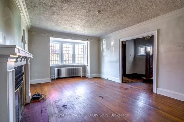 Additional image 9 of 27 Cortland Ave