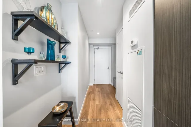 Additional image 21 of 159 Dundas St Unit 4004