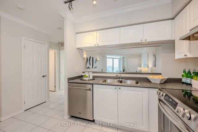 Additional image 8 of 190 Manitoba St Unit 911