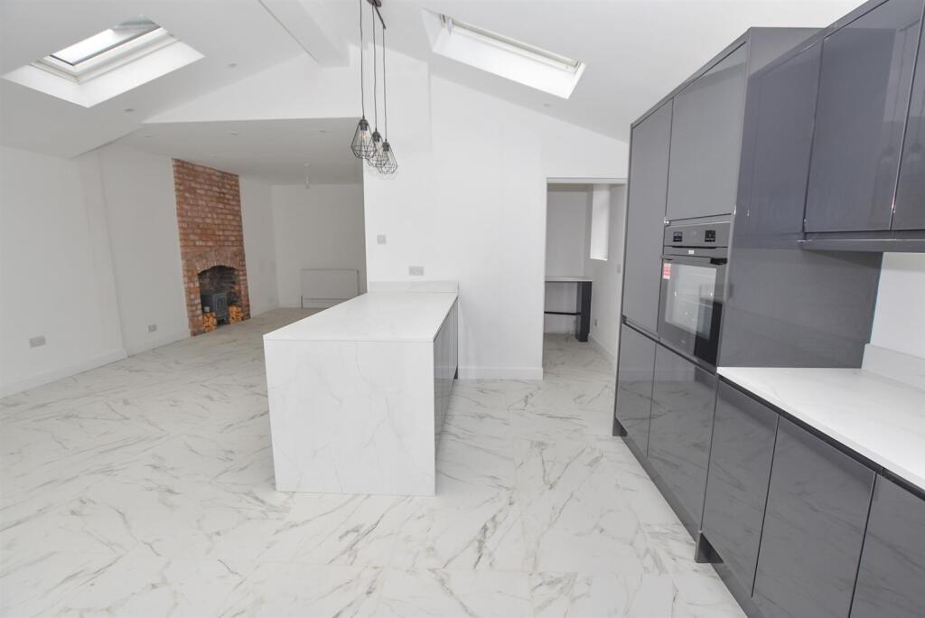 Additional image 17 of Greenfields Avenue, Bromborough