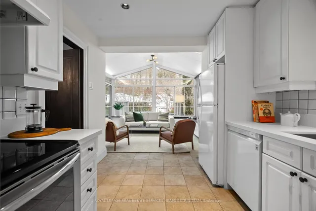 Additional image 10 of 241 Chaplin Cres