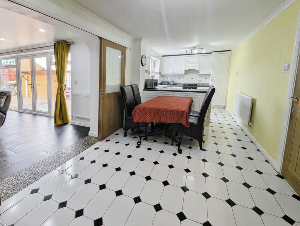 Additional image 17 of Clos Cae Pwll, Treharris, CF46