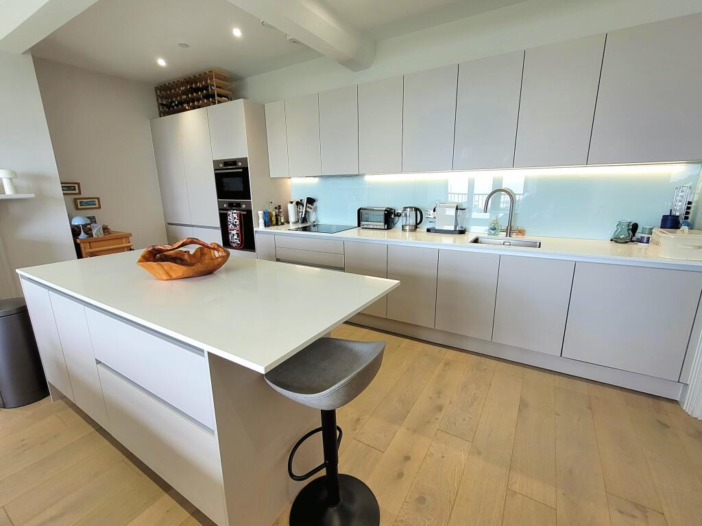 Additional image 8 of THE REST, REST BAY, PORTHCAWL, CF36 3UP