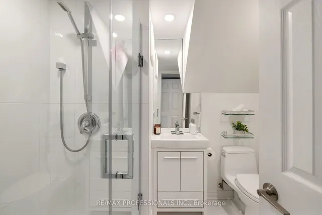 Additional image 34 of 73 Gormley Ave