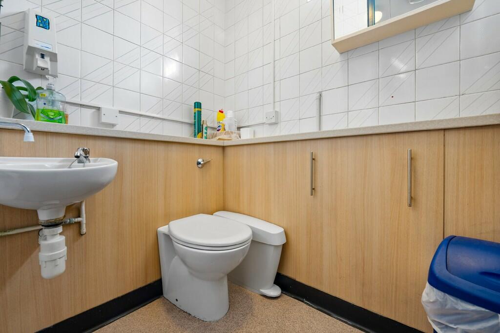 Additional image 20 of 256 Cowbridge Road East