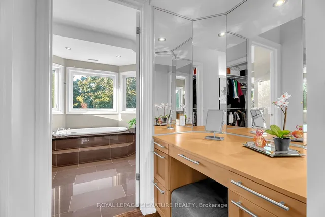 Additional image 24 of 23 Rustywood Dr