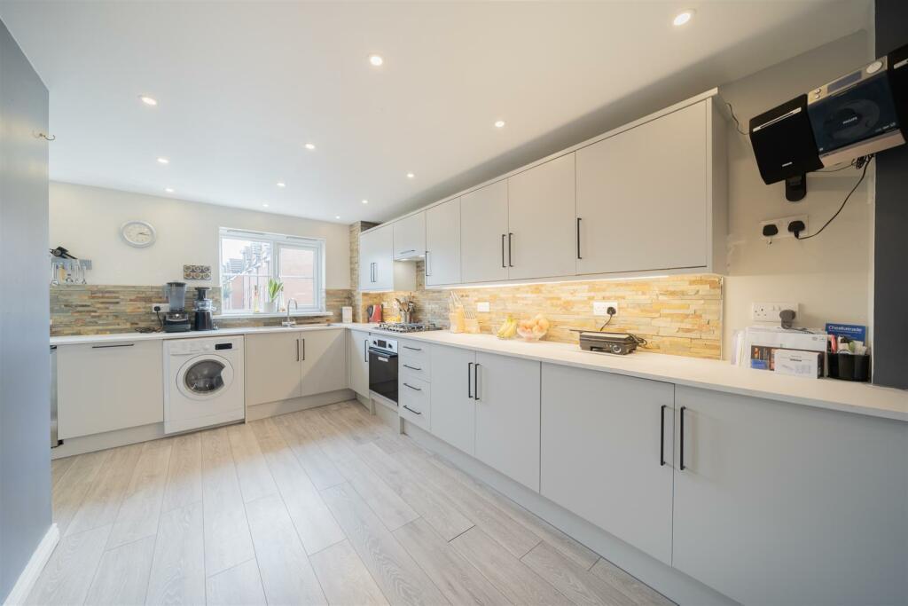 Additional image 5 of East O' Hills Close, Heswall, Wirral, CH60