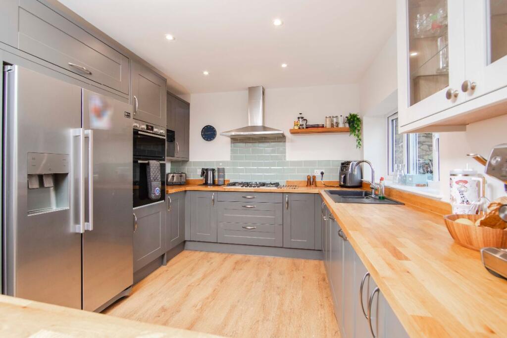 Additional image 14 of Brynyderw, Oakland Street, Bedlinog, Treharris