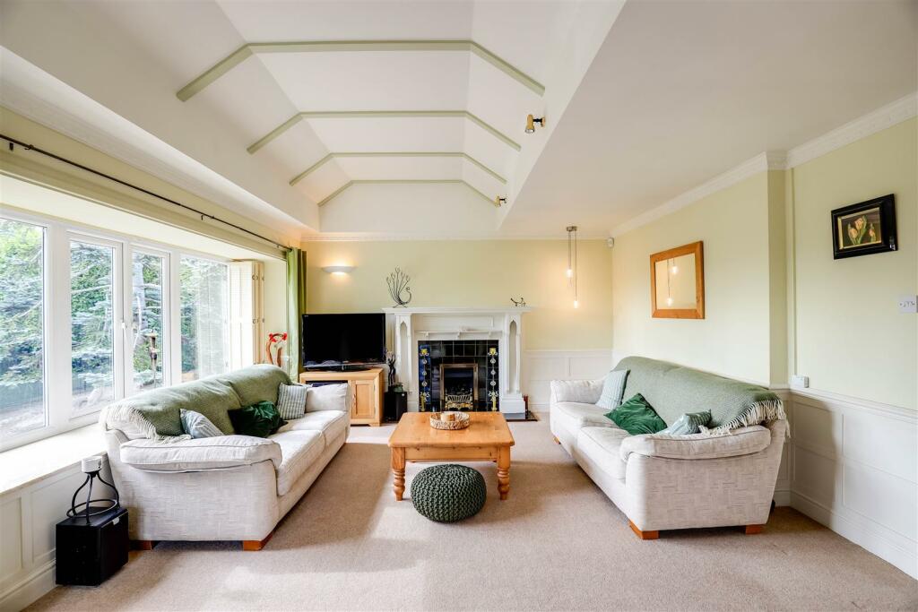 Additional image 2 of 2 Turnpike Close, Dinas Powys, CF64 4HT