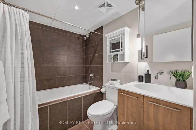 Additional image 16 of 650 King St Unit 903